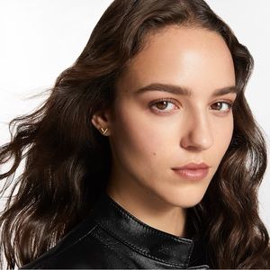 LOUIS VUITTON Gold Essential V Stud Earrings